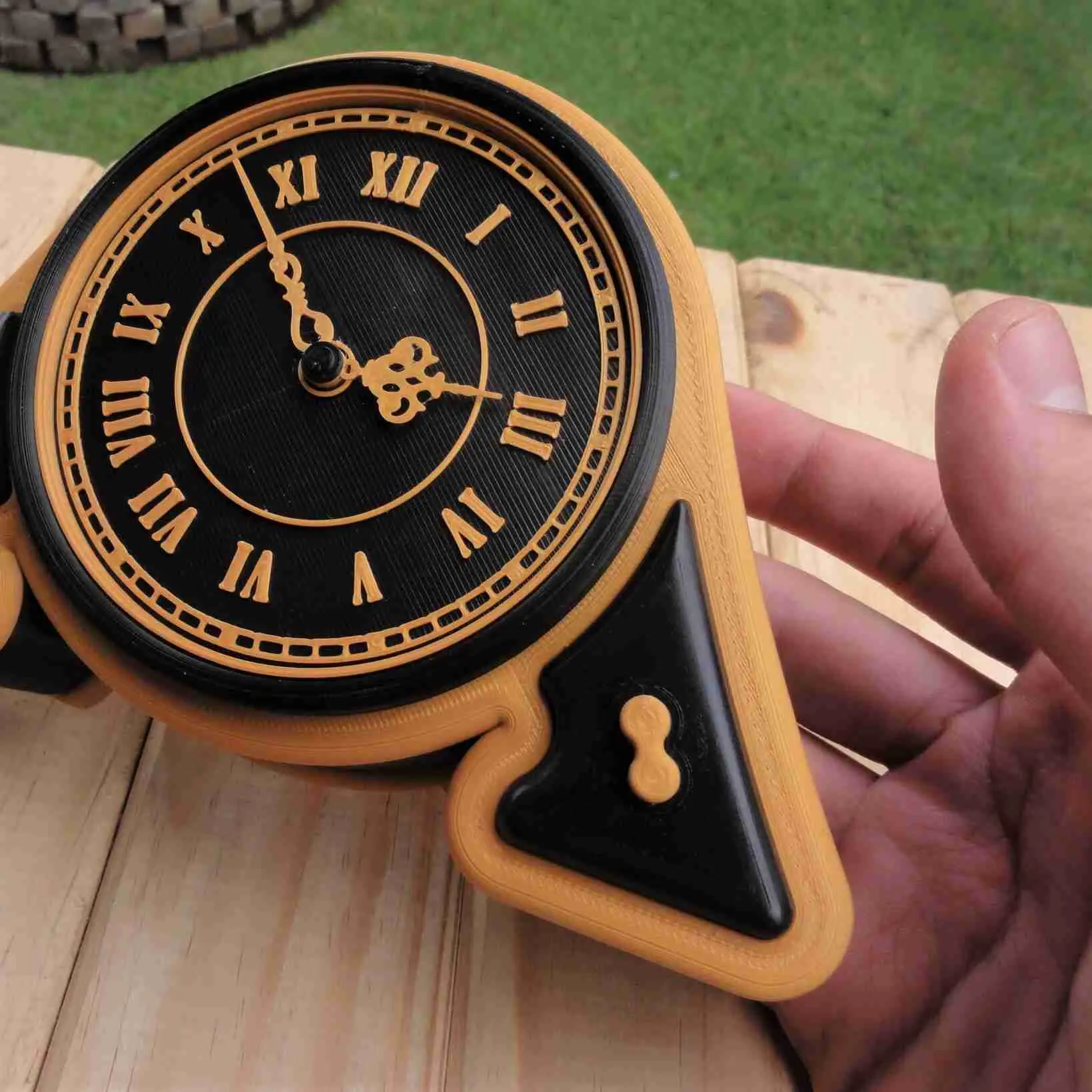 VINTAGE CLOCK WITH SECRET STORAGE