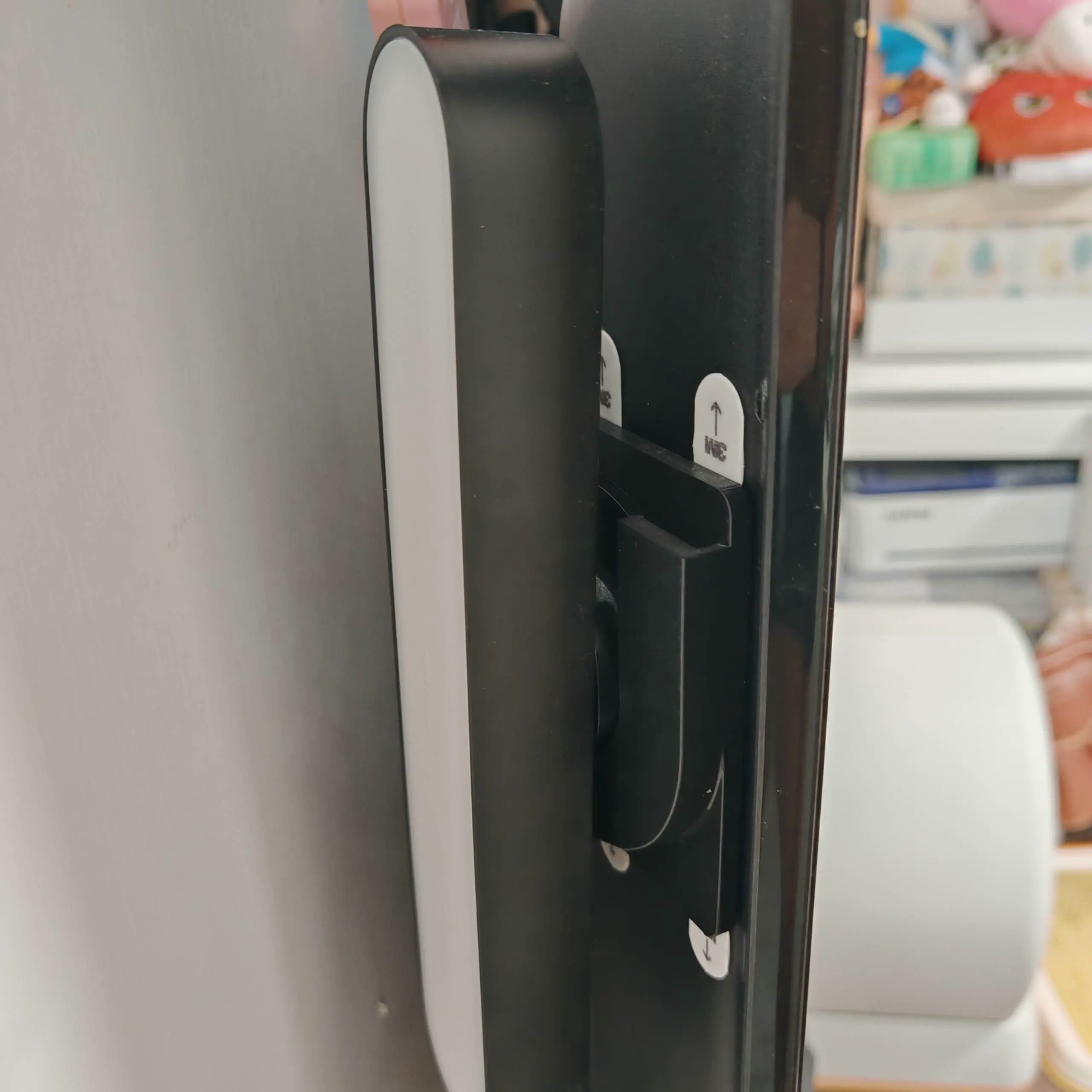 Philips Hue Play light bar mounting