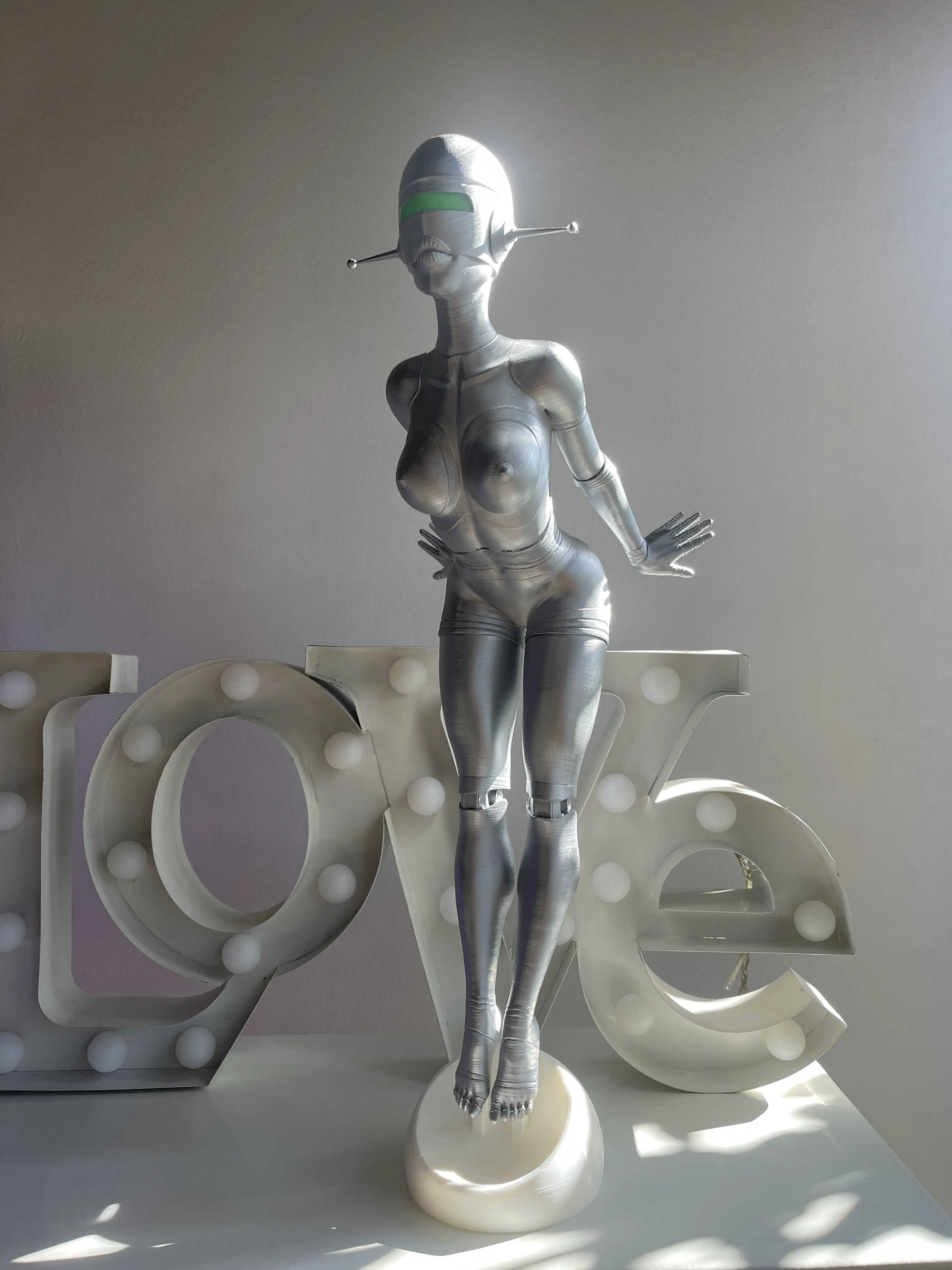 ROBOT SCULPTURE