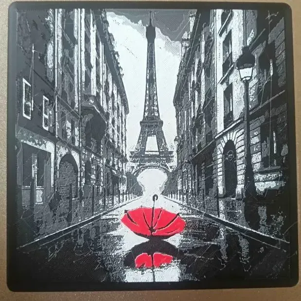 HueForge Red in Paris