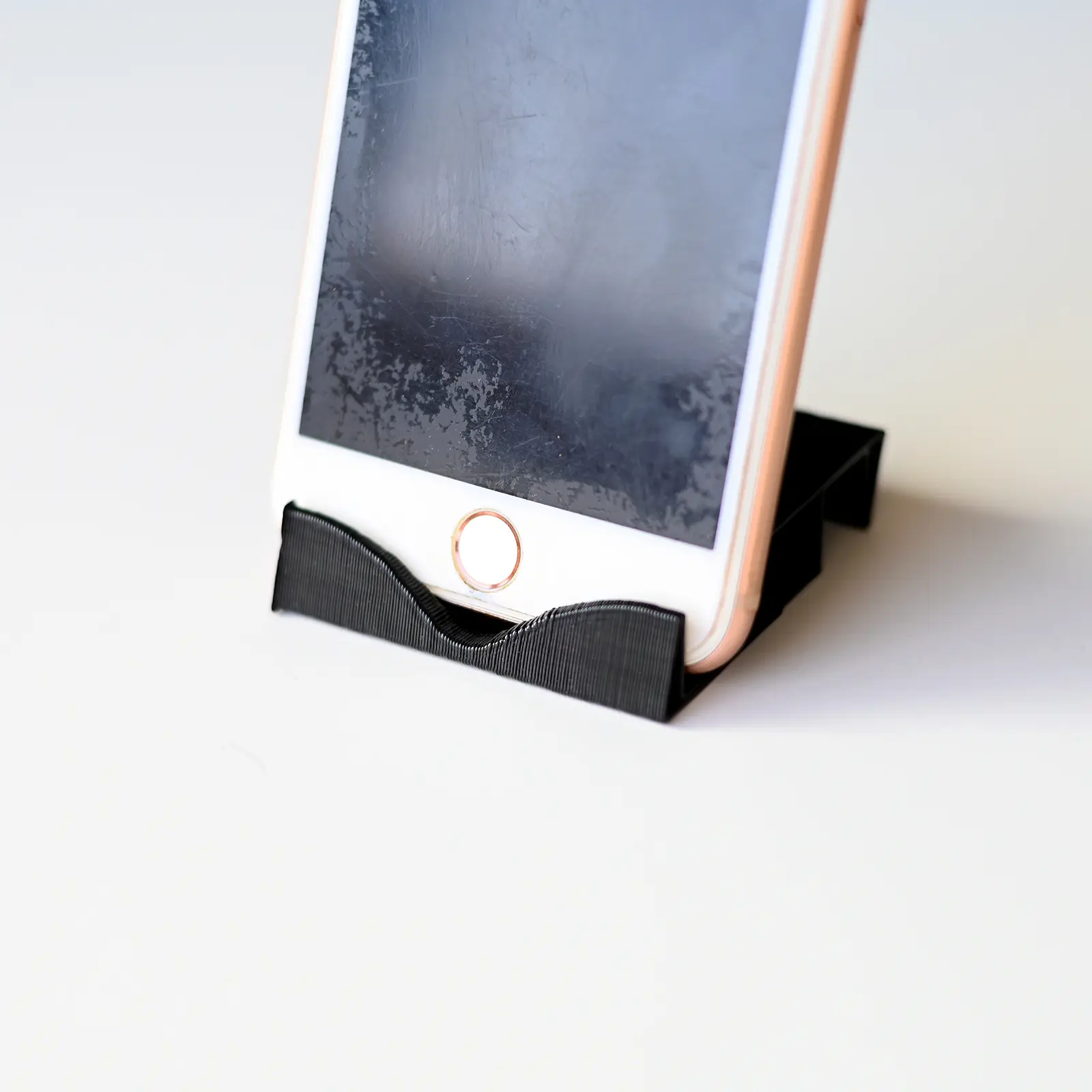 stand for mobile phones (compatible with iphone 13 max)