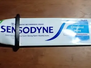 Toothpaste Squeezer