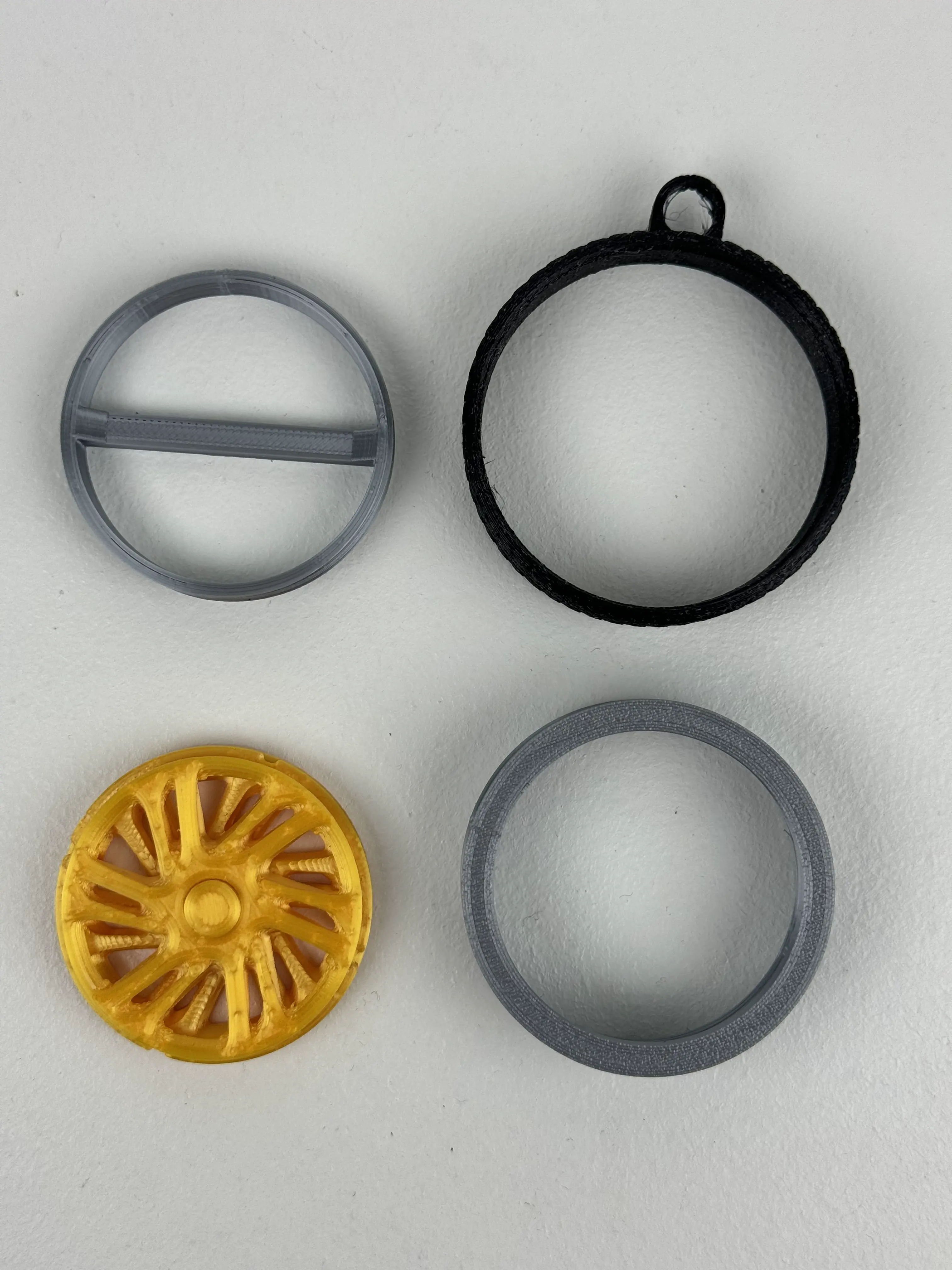 Spinning Rim Keychain With Tire