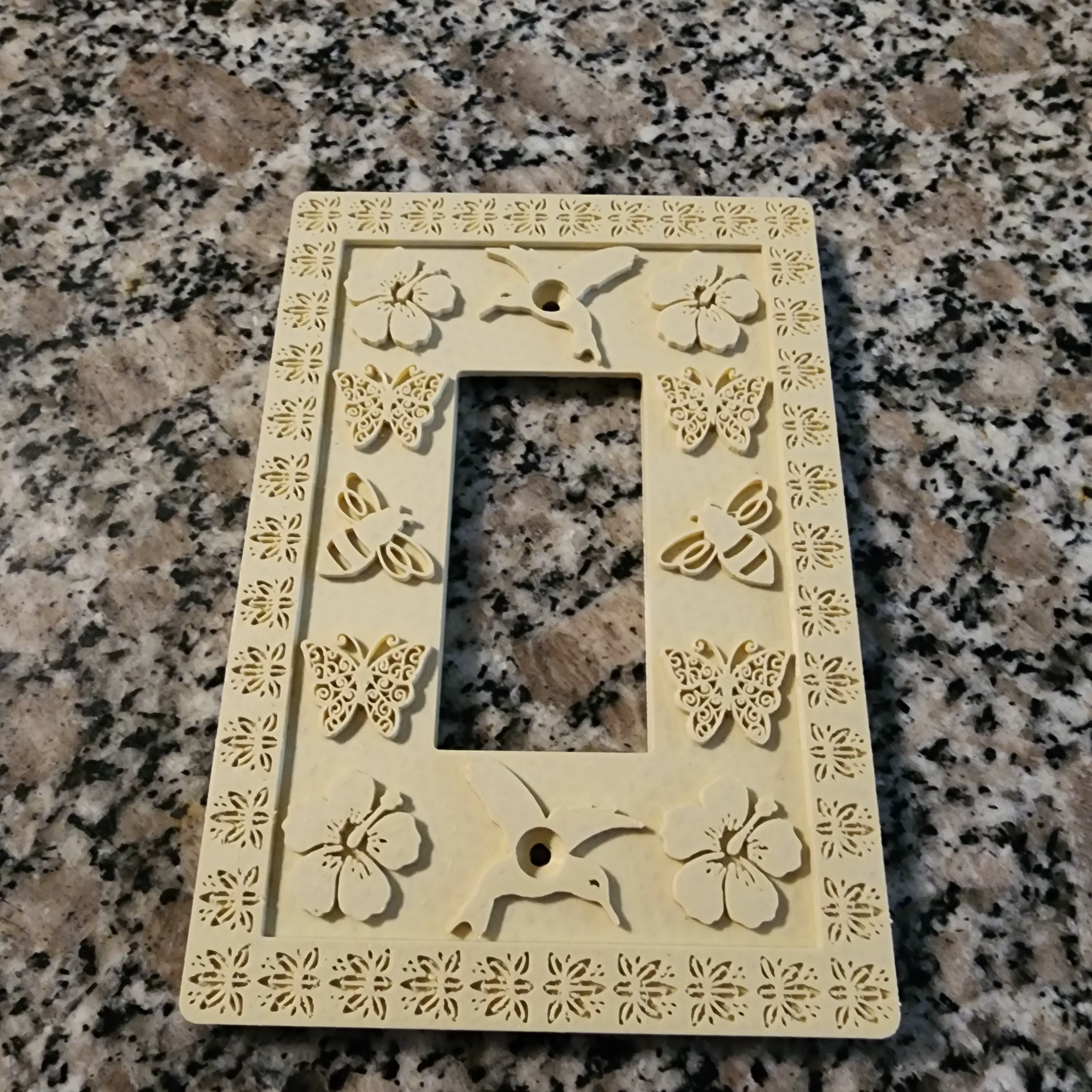 Single Gang Outlet Cover - Spring / Floral Design