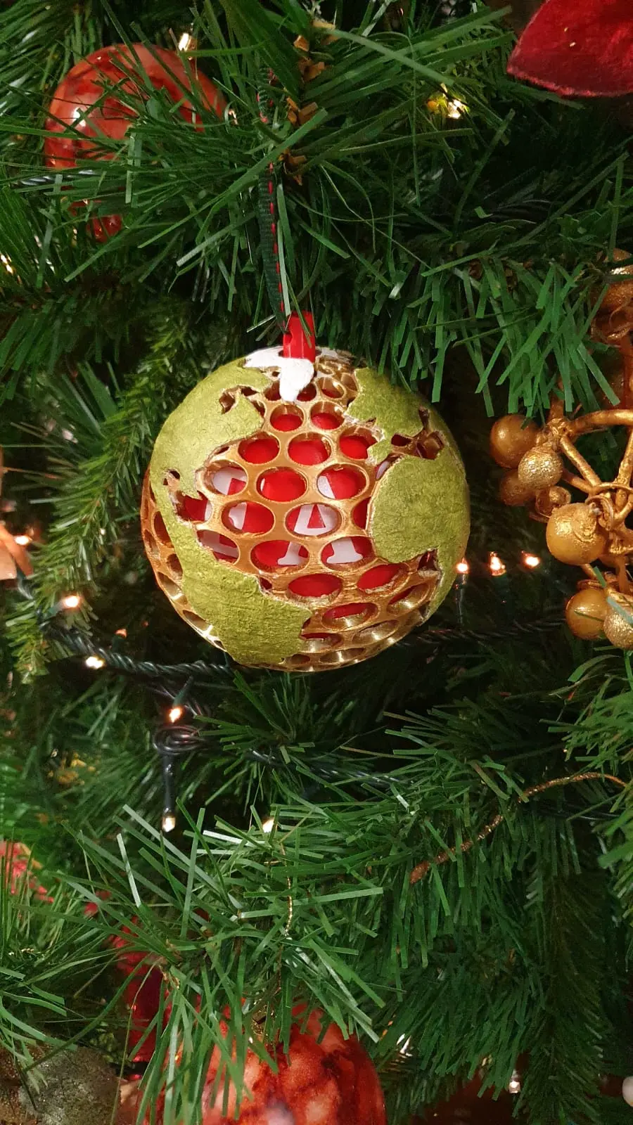 Xmas ball world peace