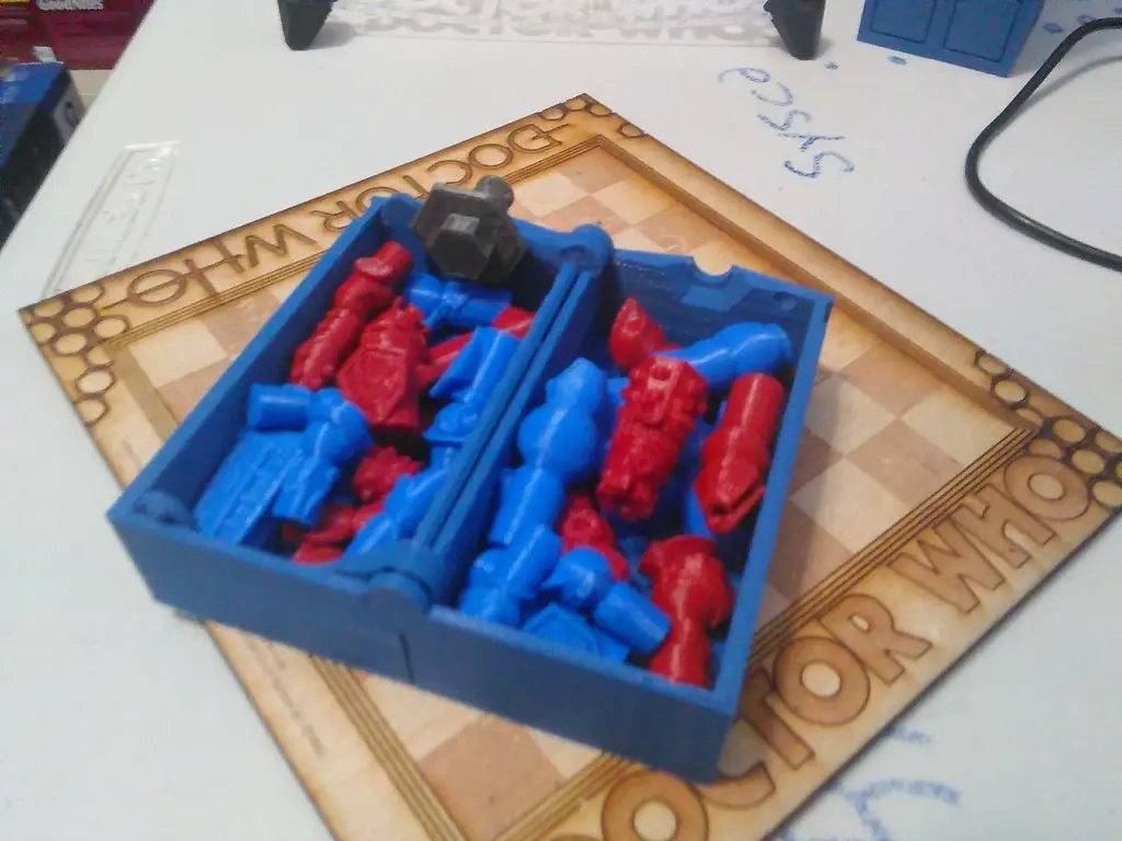 Doctor Who 2018 Chess set case / TARDIS playset