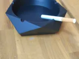 Lowpoly Ashtray -0