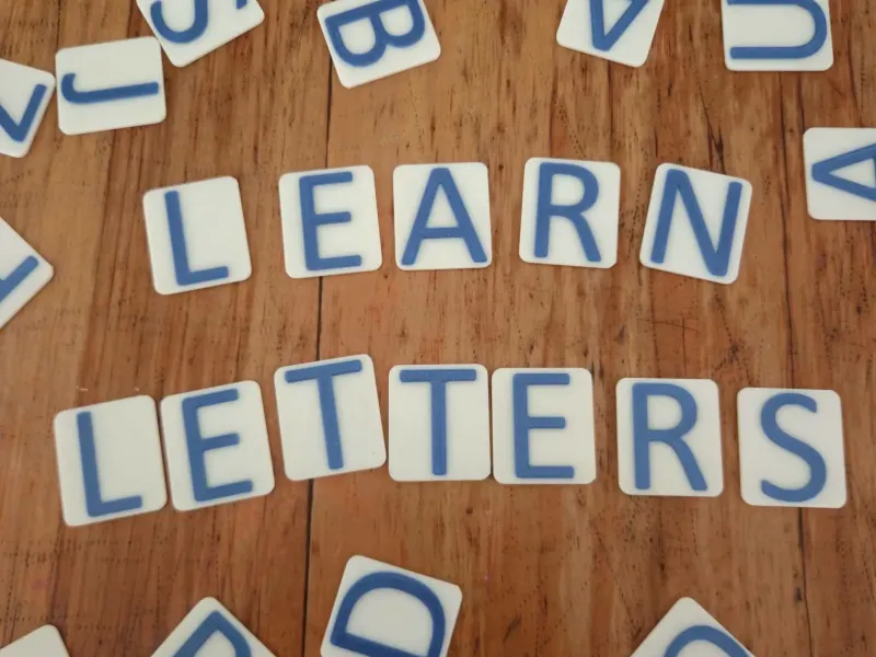 Peças Educativas do Alfabeto (ING / ESP) com Ñ sem necessidade de AMS