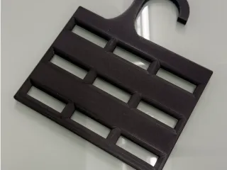 Belt hanger