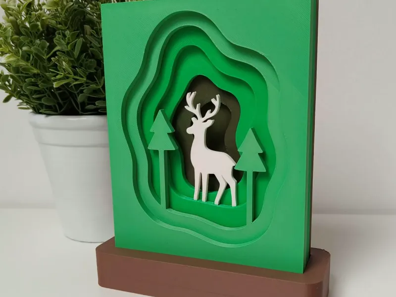 Les Murmures de la Forêt | Un Diorama Forestier Moderne