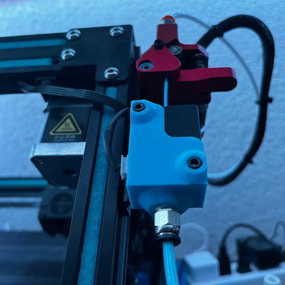 Quick fitting connector for CR30 filament sensor