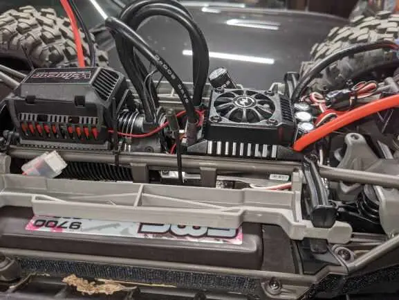X-maxx Max5 ESC plate - Radio relocation box -Updated-