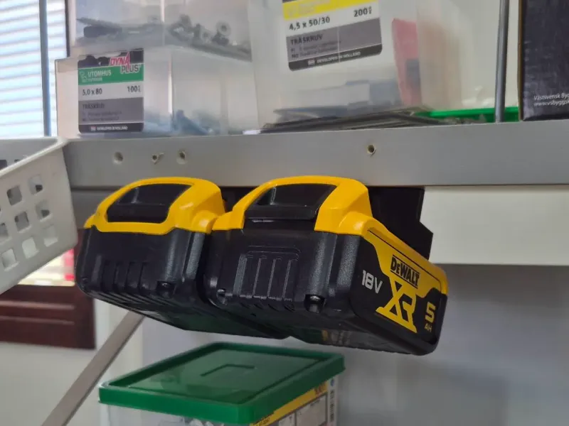 Dewalt DCB184 Battery holder