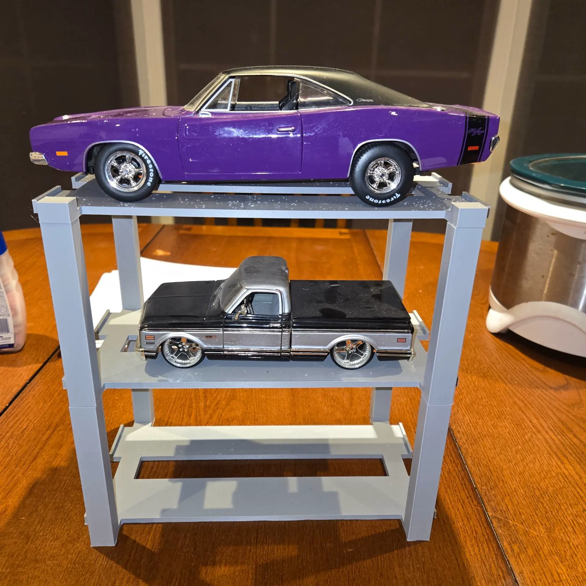 1/18 scale display 4 post  stackable to infinite