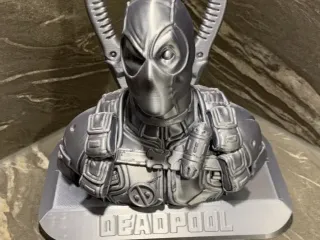 Deadpool bust with stand 