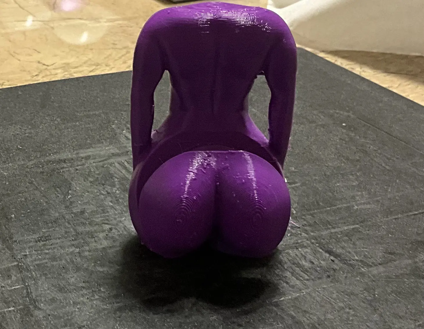 Flexi butt twerking
