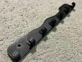 Simple key hanger with 7 hooks