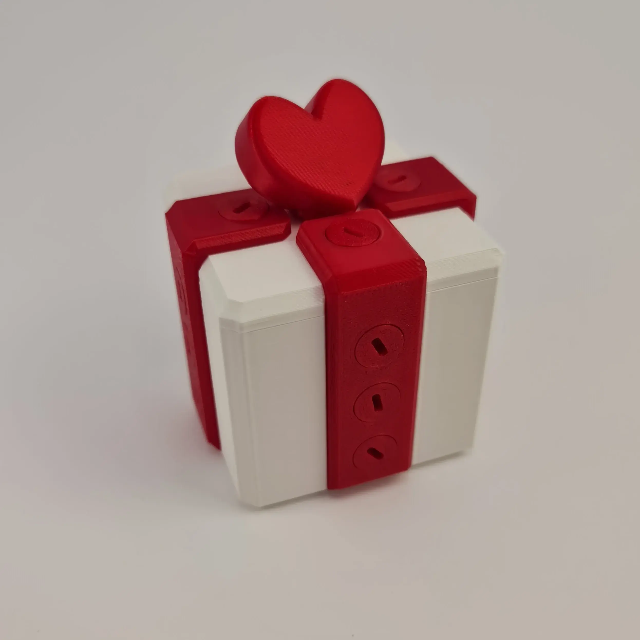 3D Printer Files | 3MF File | Gift Box With Hearth Locked with 16 ...