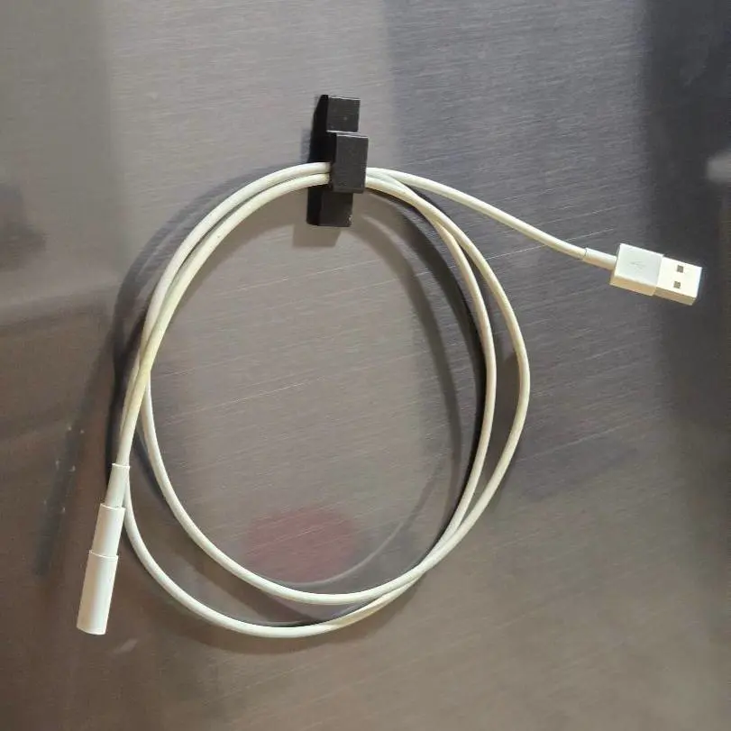 Magnetic wire / LED mount