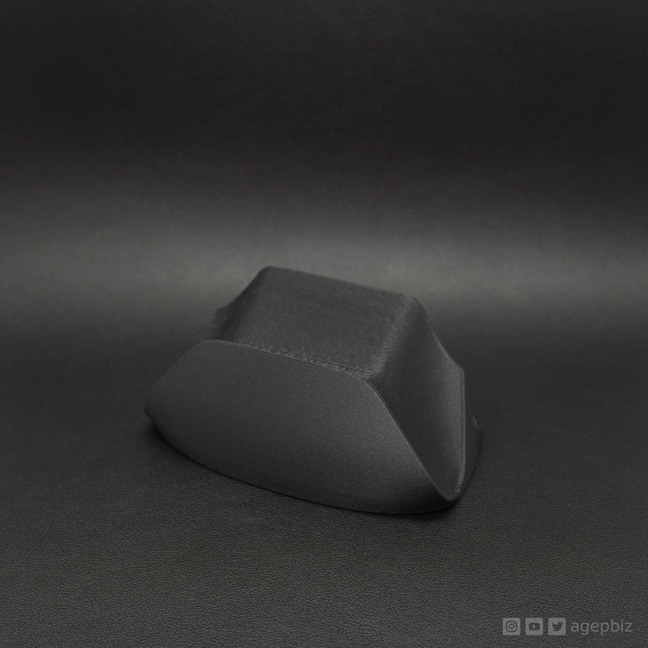 Minimalistic Xbox Controller Stand