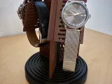 ROTATING WATCH STAND-2