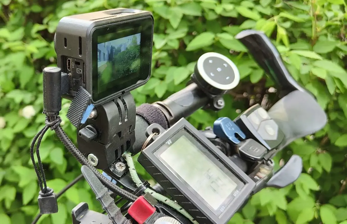 A solid mount for quick mounting of the GoPro Cam
