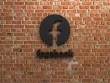 Facebook Logo-0