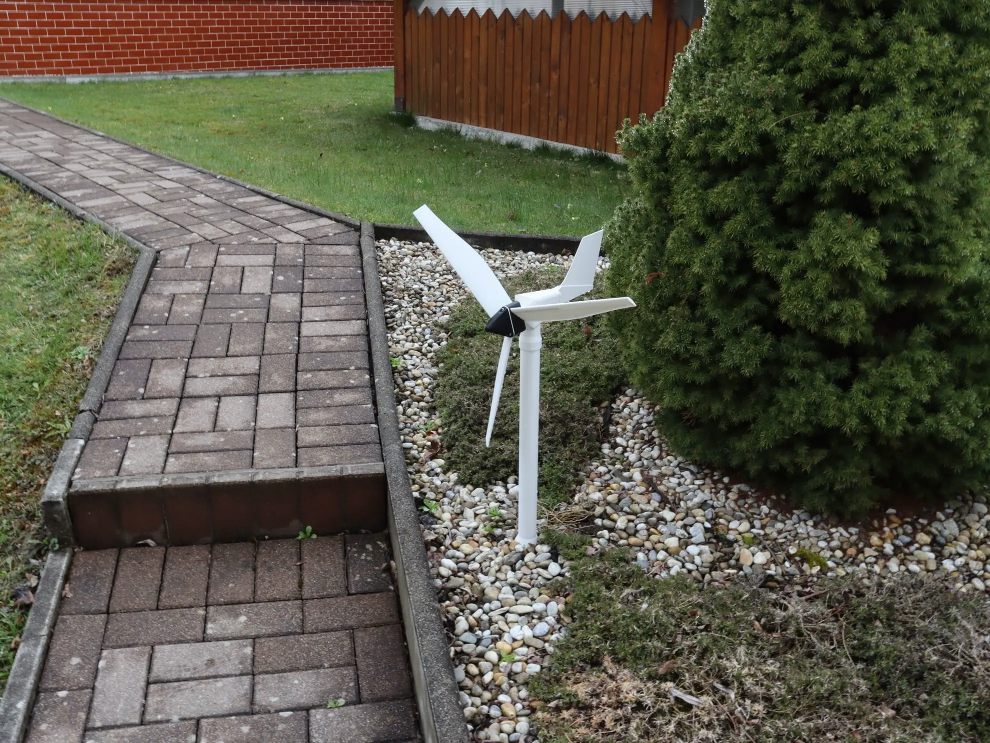 WIND TURBINE