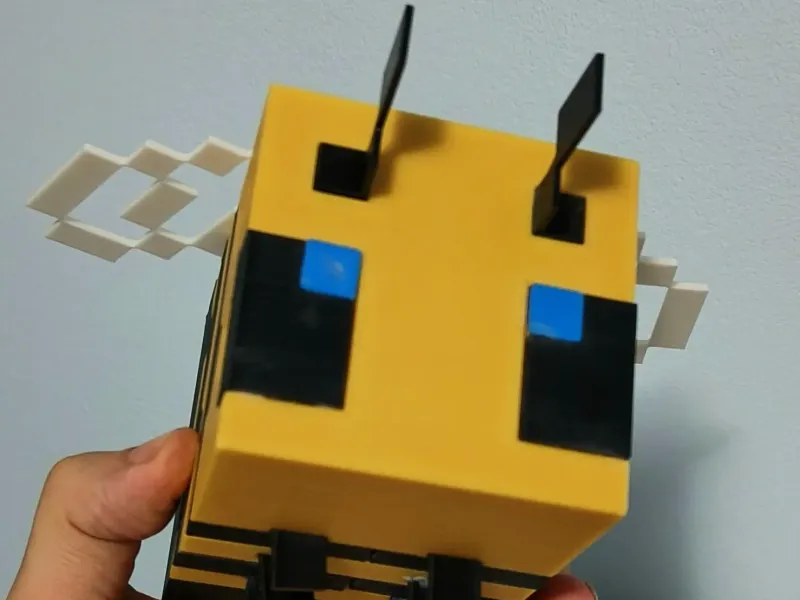 3D Printed Minecraft Bee No color swap