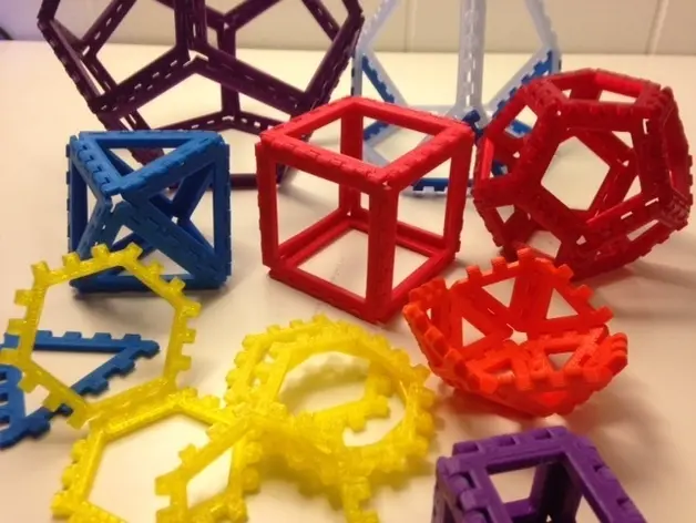 Poly-Snaps: Tiles for Building Polyhedra