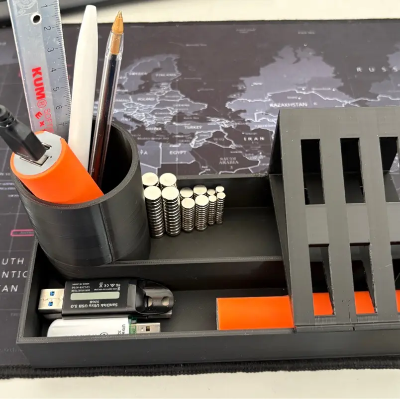 Simple desk organizer with hinged phone stand