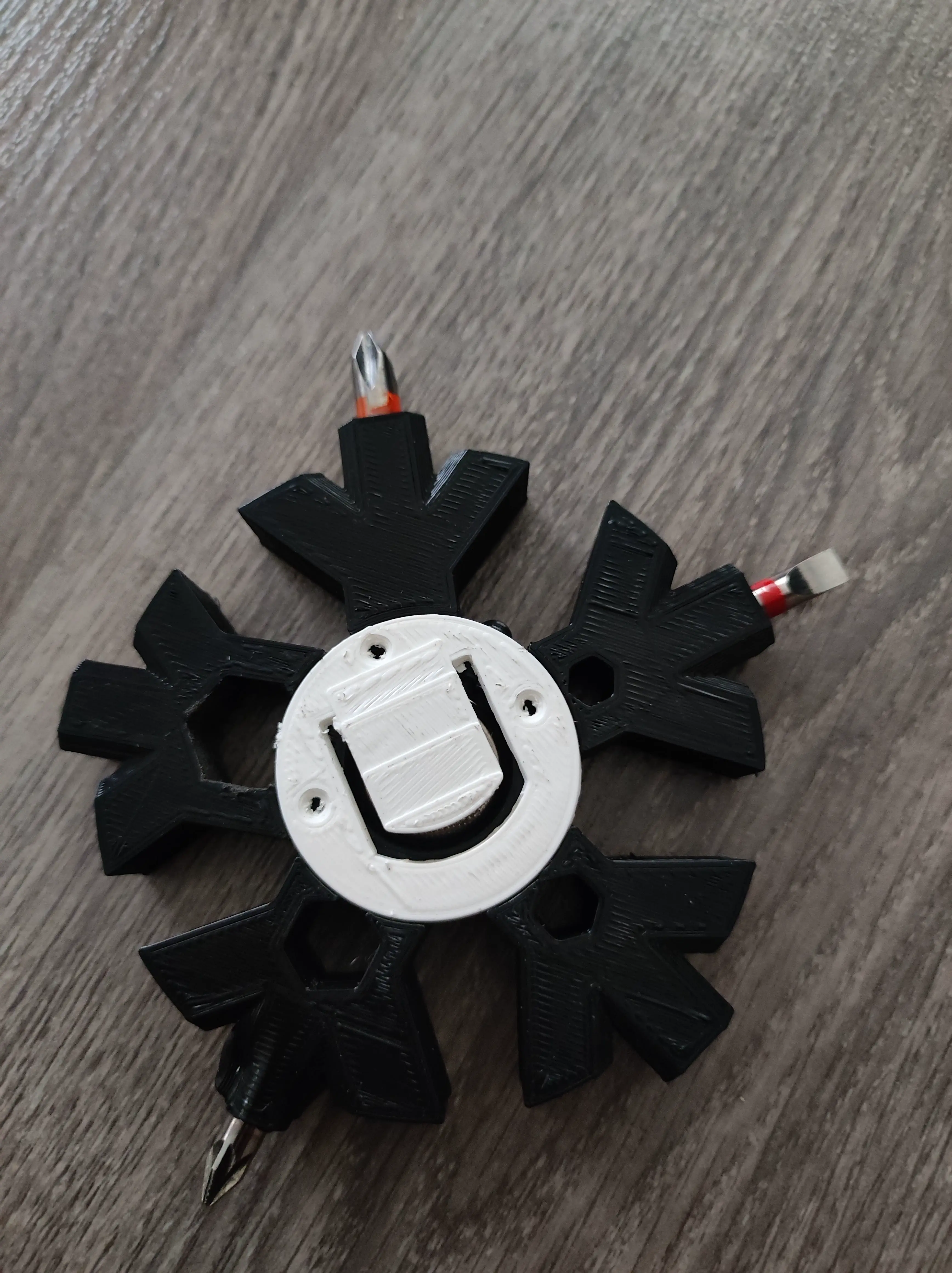 schneeflocke Multitool Bithalter Gadget