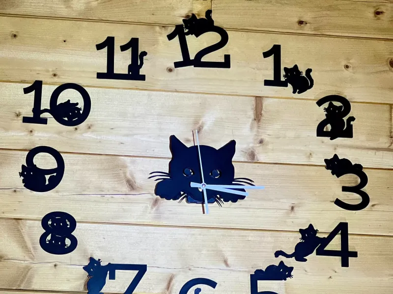 Orologio del gatto di Kamski
