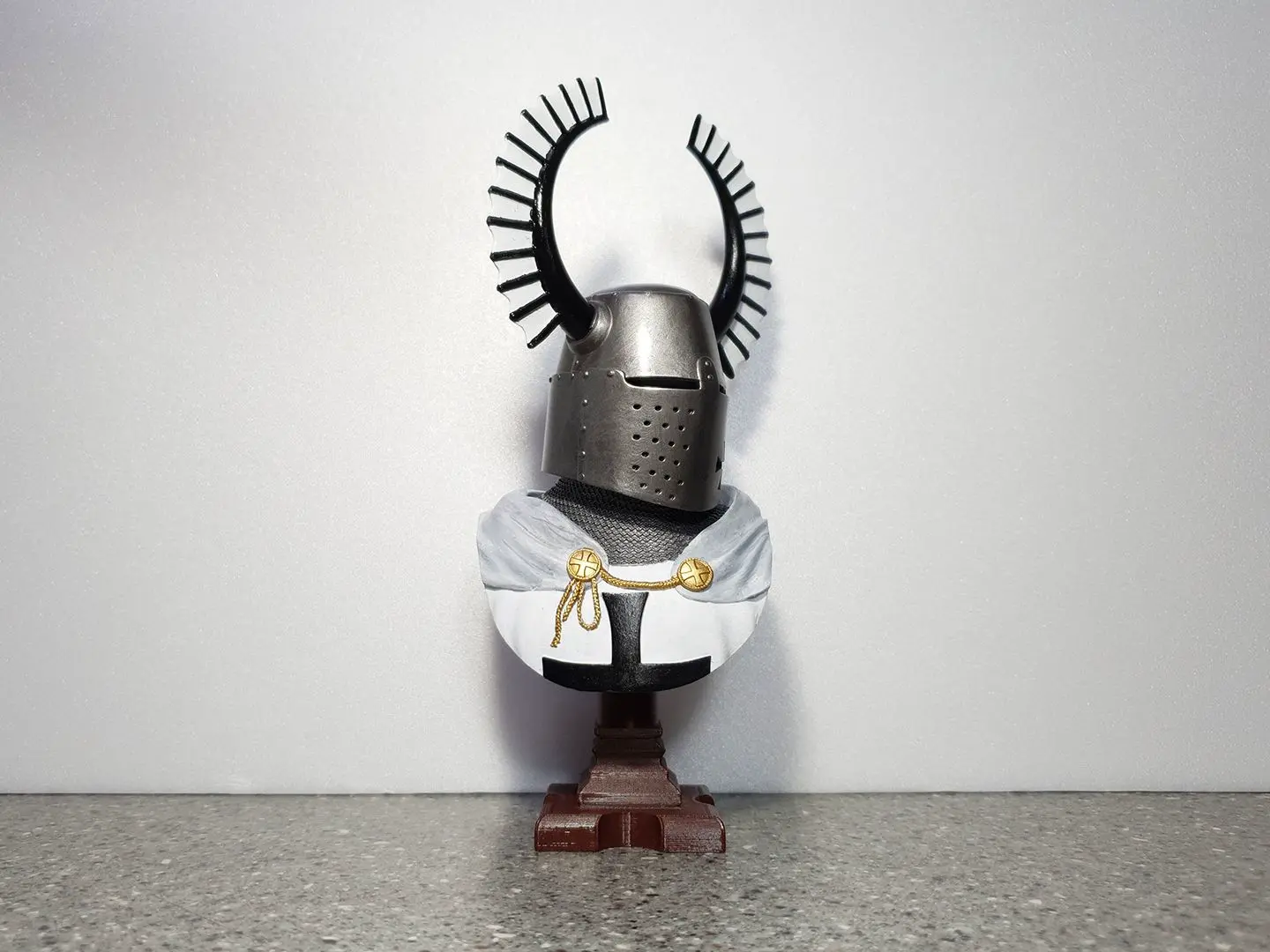 the Teutonic Knight Bust & Great Helm with a figure