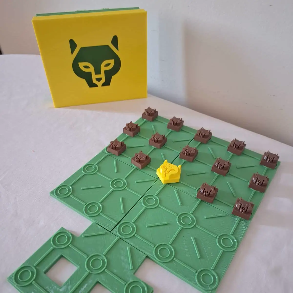 Adugo - ANCIENT BRAZILIAN GAME