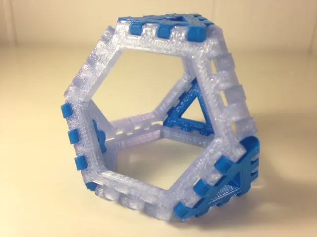 Poly-Snaps: Tiles for Building Polyhedra