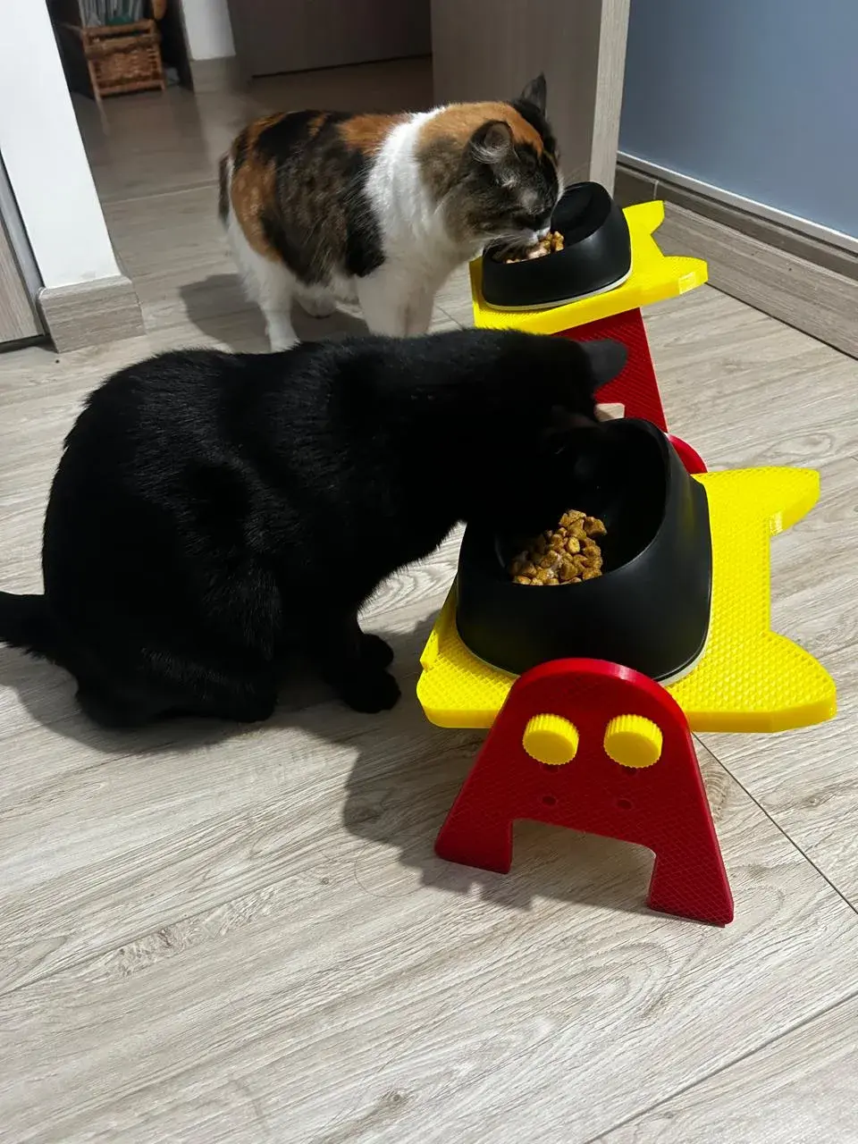 Adjustable Cat Bowl Raiser
