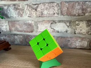 Rubick's cube stand