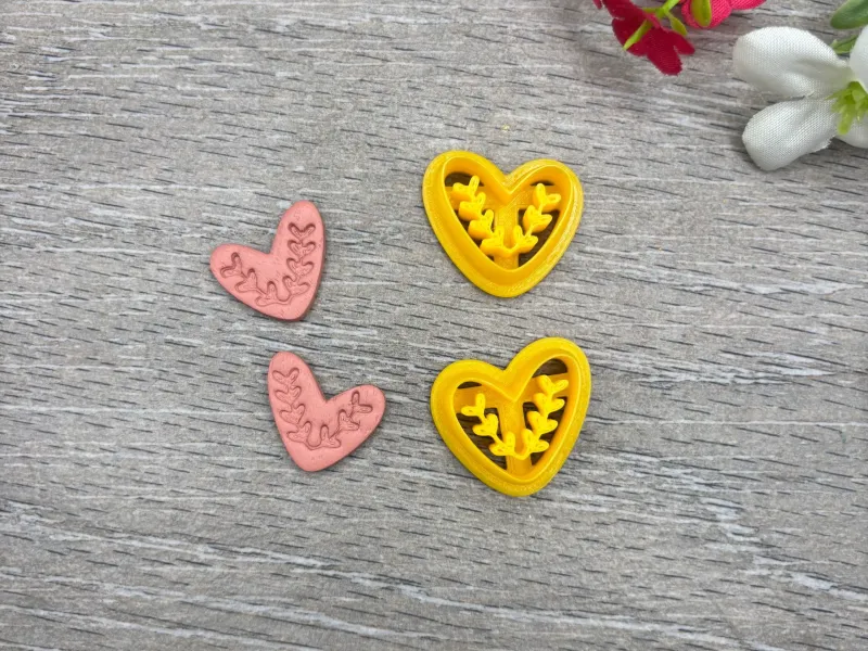 HEART WITH LEAVES CLAY CUTTER