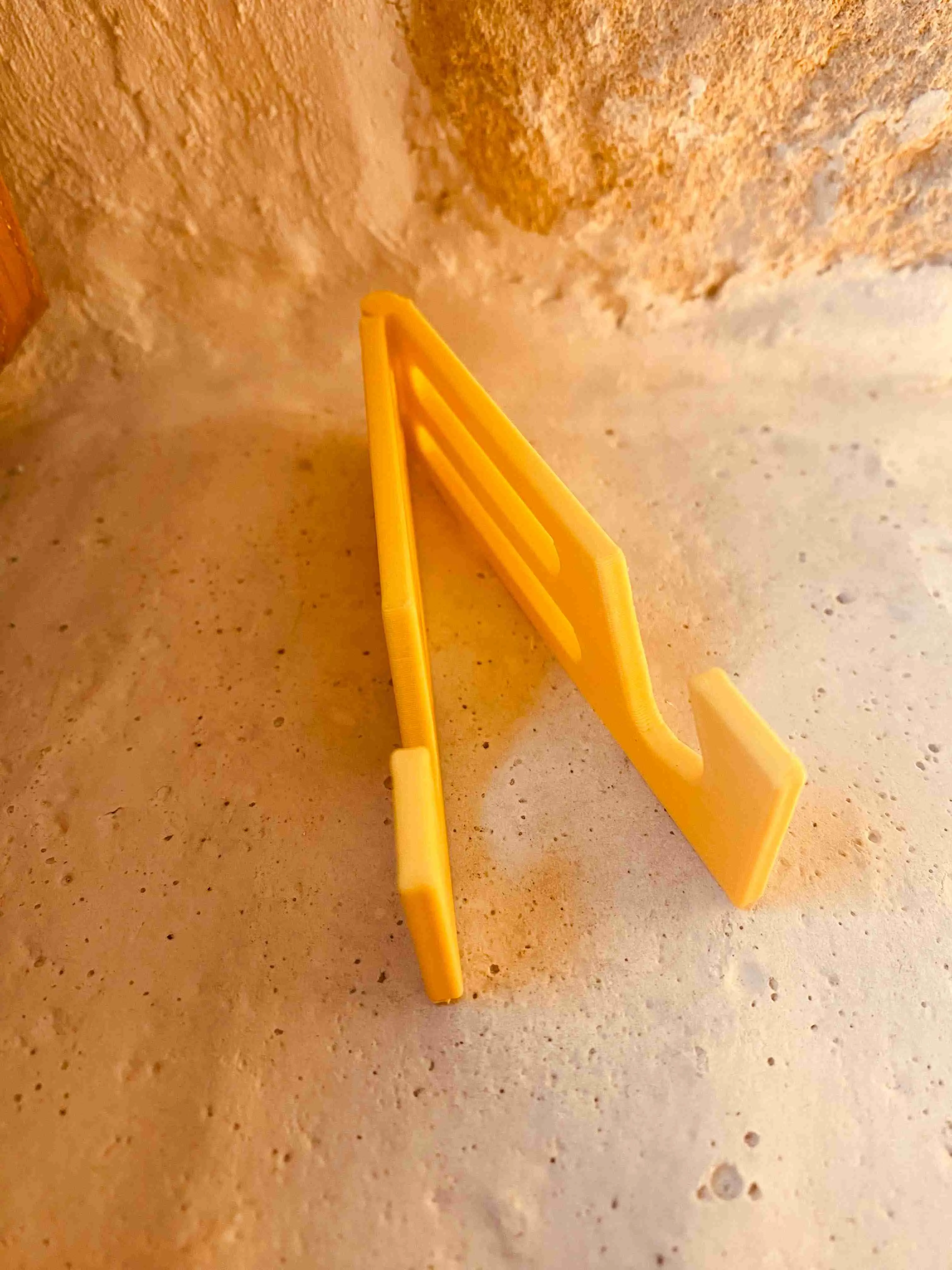 Travel phone holder