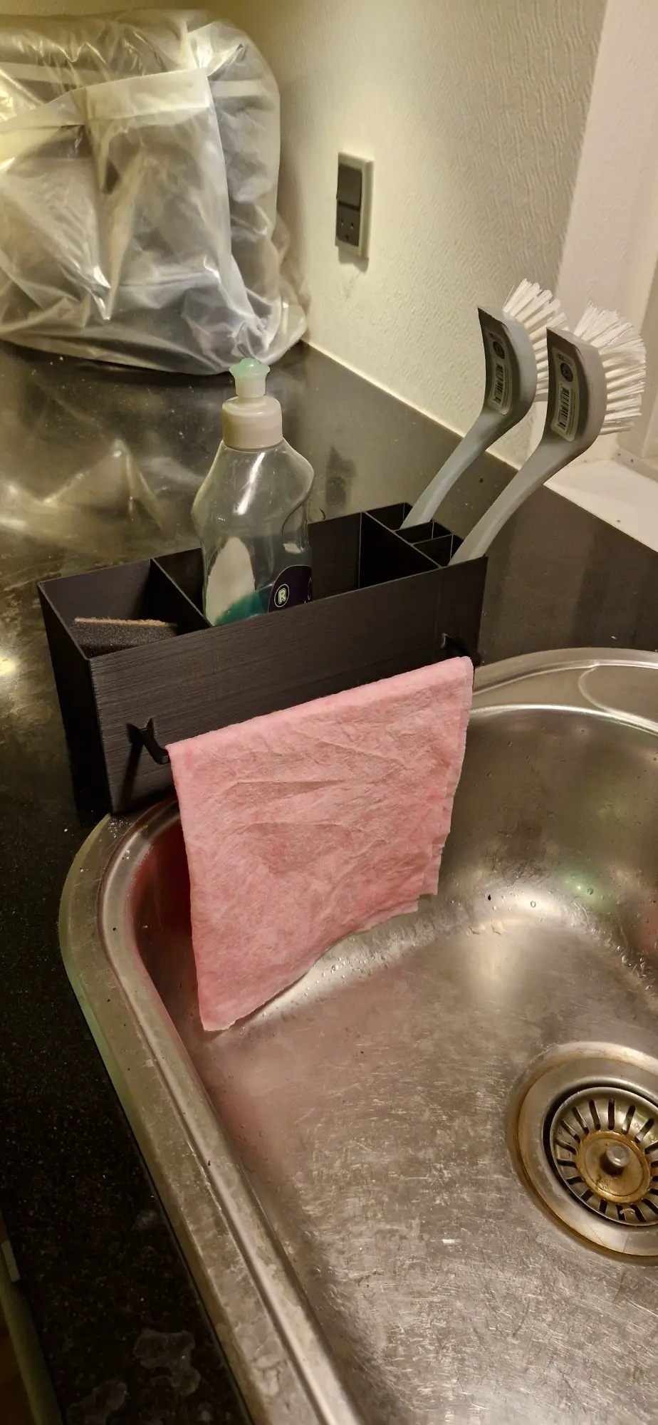Kitchen accessories holder