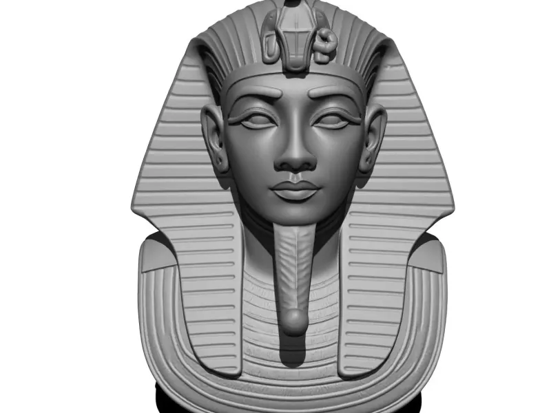 Tutankhamun statue