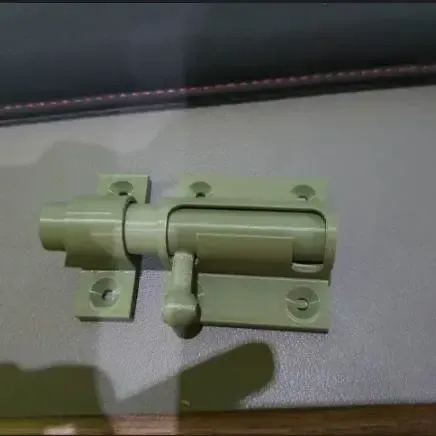 Sliding bolt latch