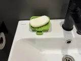 Self-draining soap dish-3