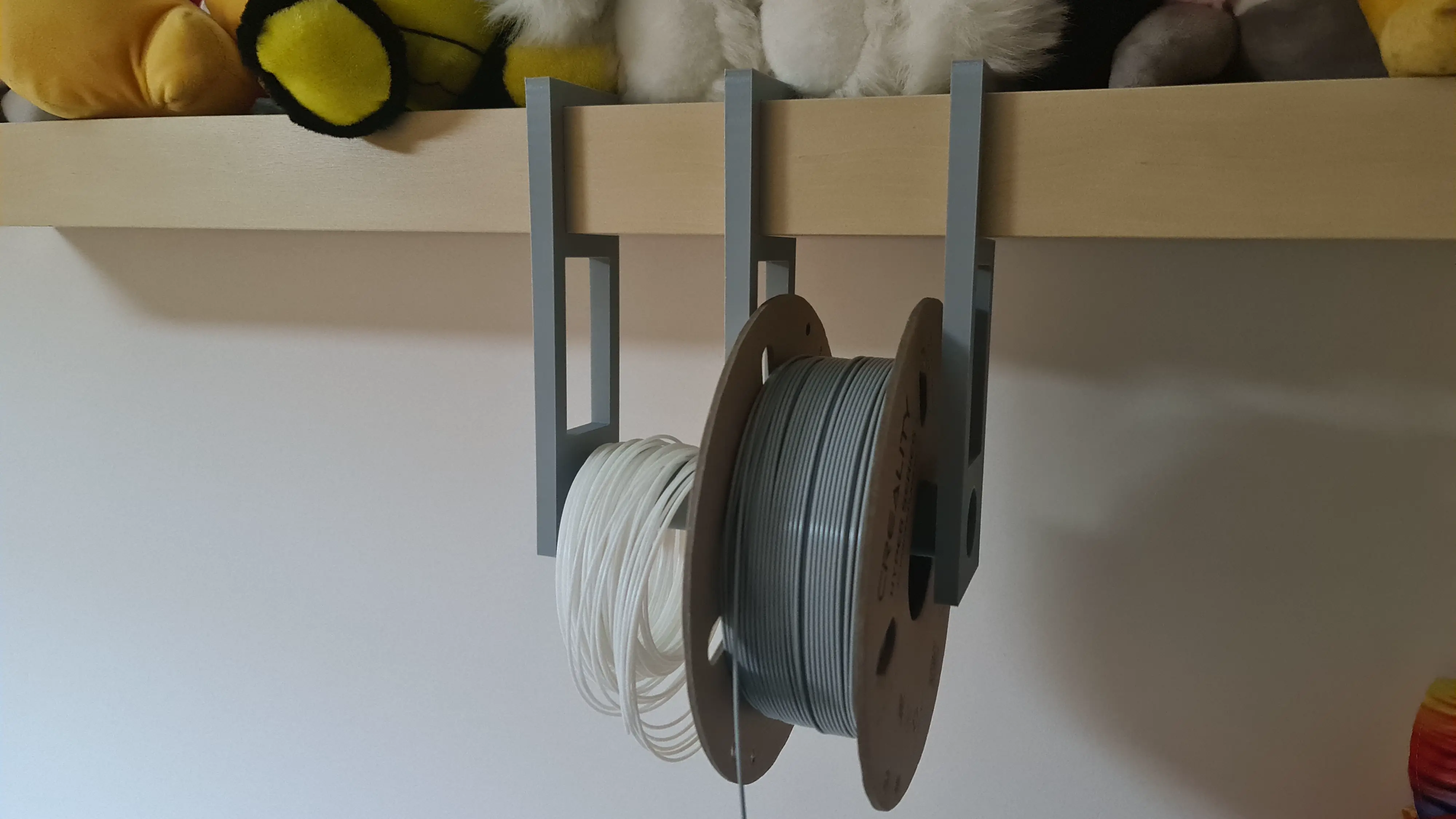 Filament holder for 5 cm shelf