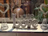 Love sign stand / bracket-1