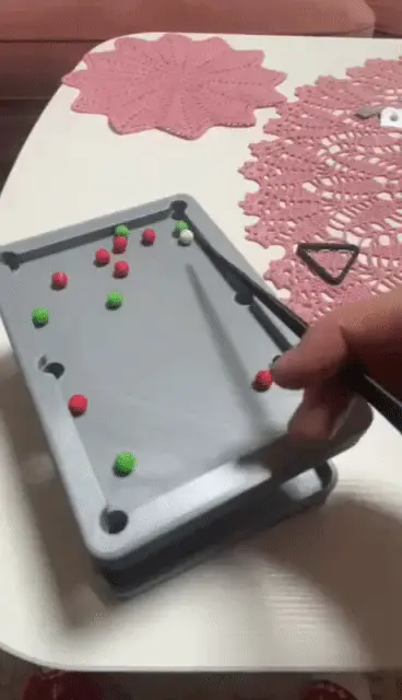 Mini pool table game