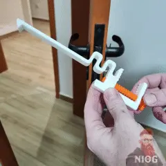 Pet Door Stopper 🚪🐾– Adjustable Screw Lock