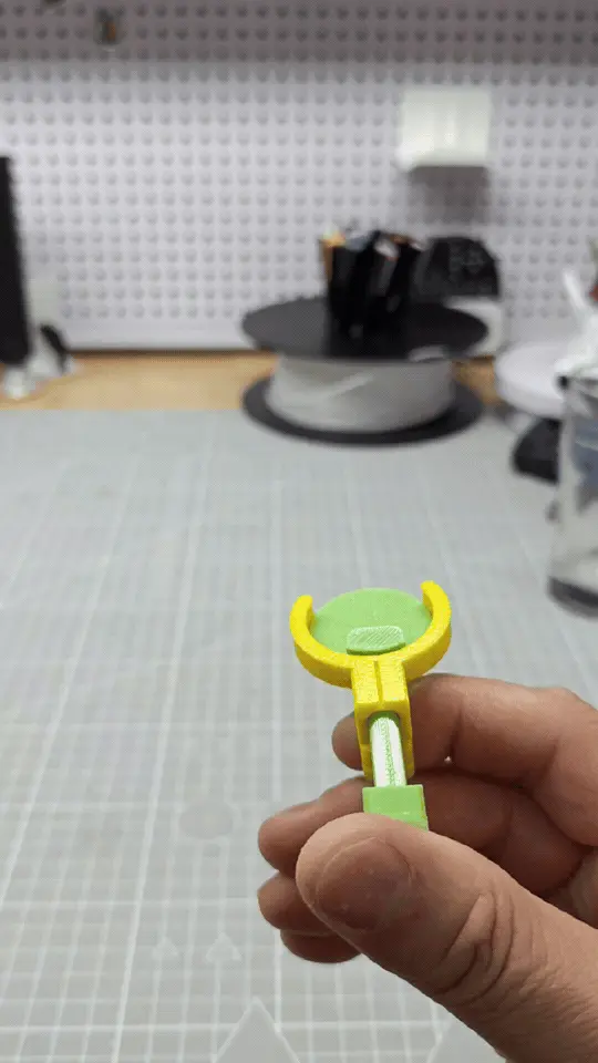 Stress Relief Toy - Finger Flying Disc Coin Launcher