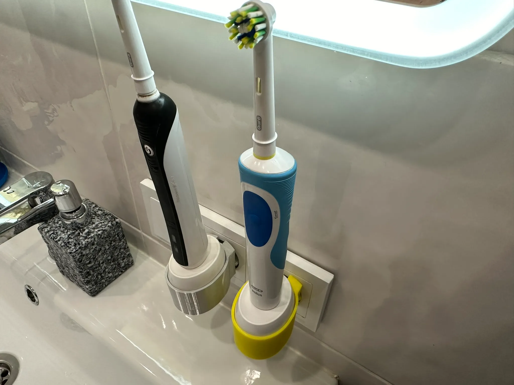 Suport încărcător Oral b